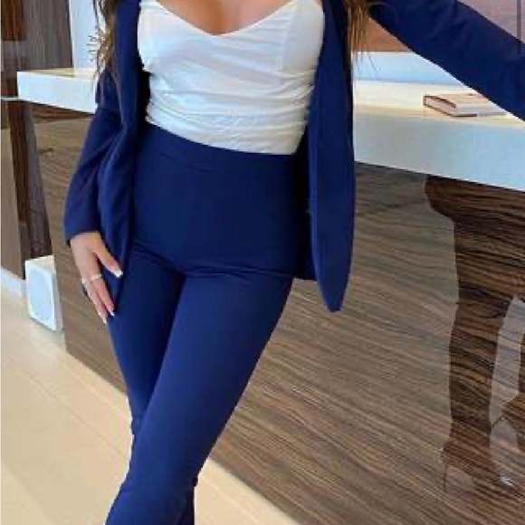 Women’s pants suit - Picture 4 of 4